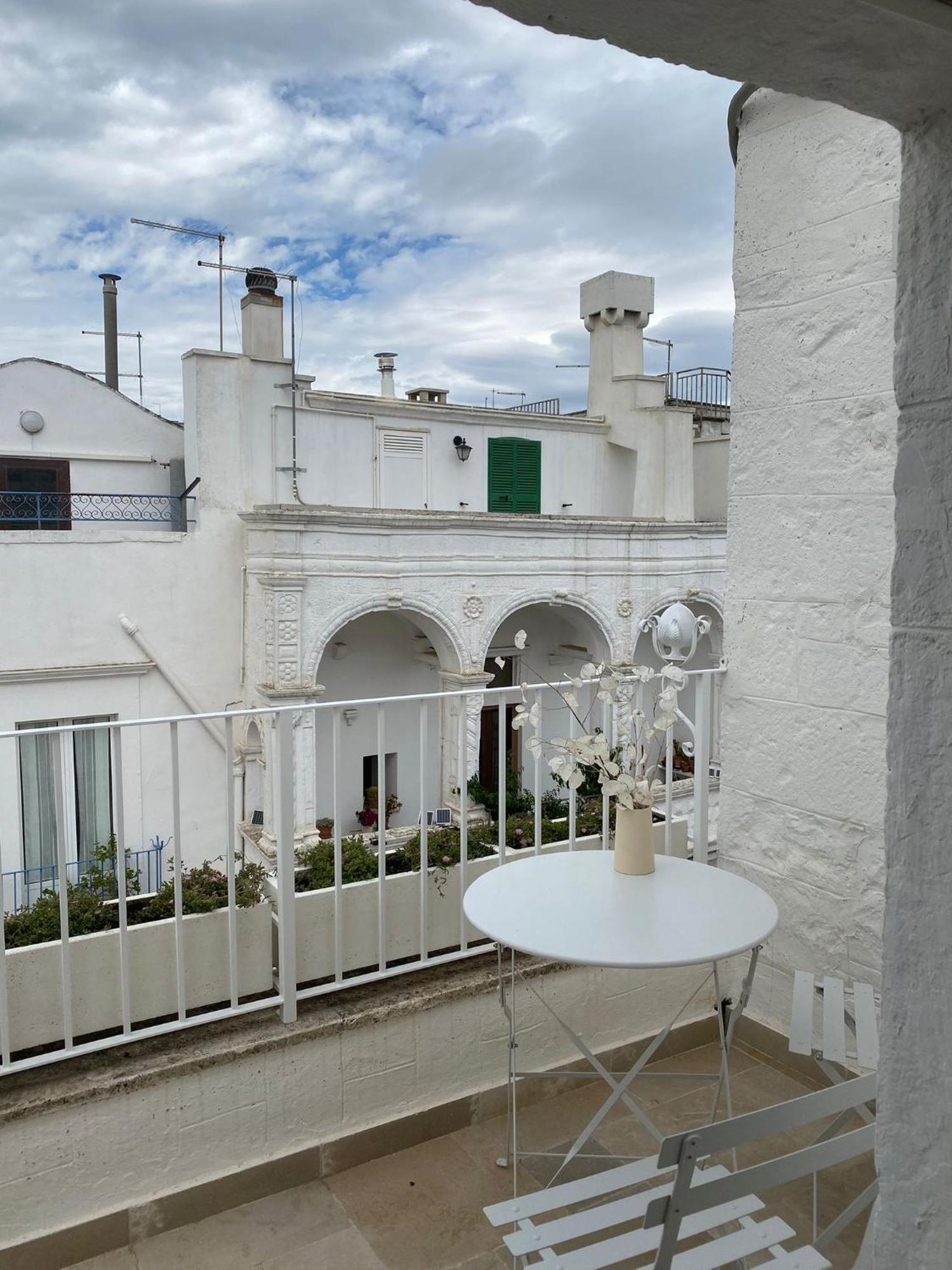 Casa U Burie, Casa Design Con Terrazza Panoramica E Jacuzzi Cisternino Exterior foto